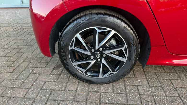 Toyota Yaris 1.5 Hybrid Design 5dr CVT Hybrid Hatchback